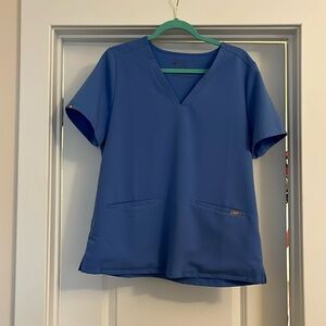 Figs Casma 3 pocket top